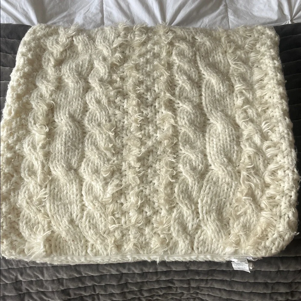Pottery Barn Cream Cable Knit Accent Pillow cover